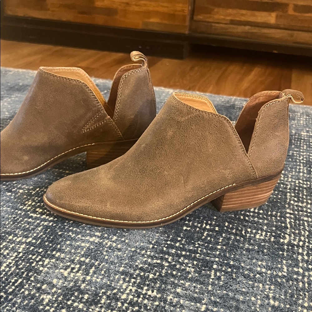 Lucky Brand Tan Ankle Booties